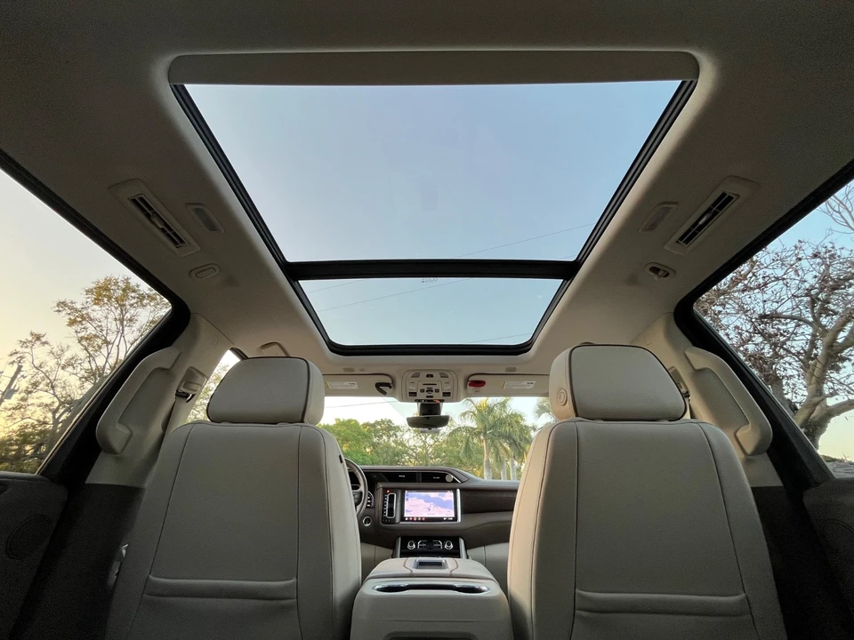 2021 GMC Yukon 5th Gen - Image 17 of 21