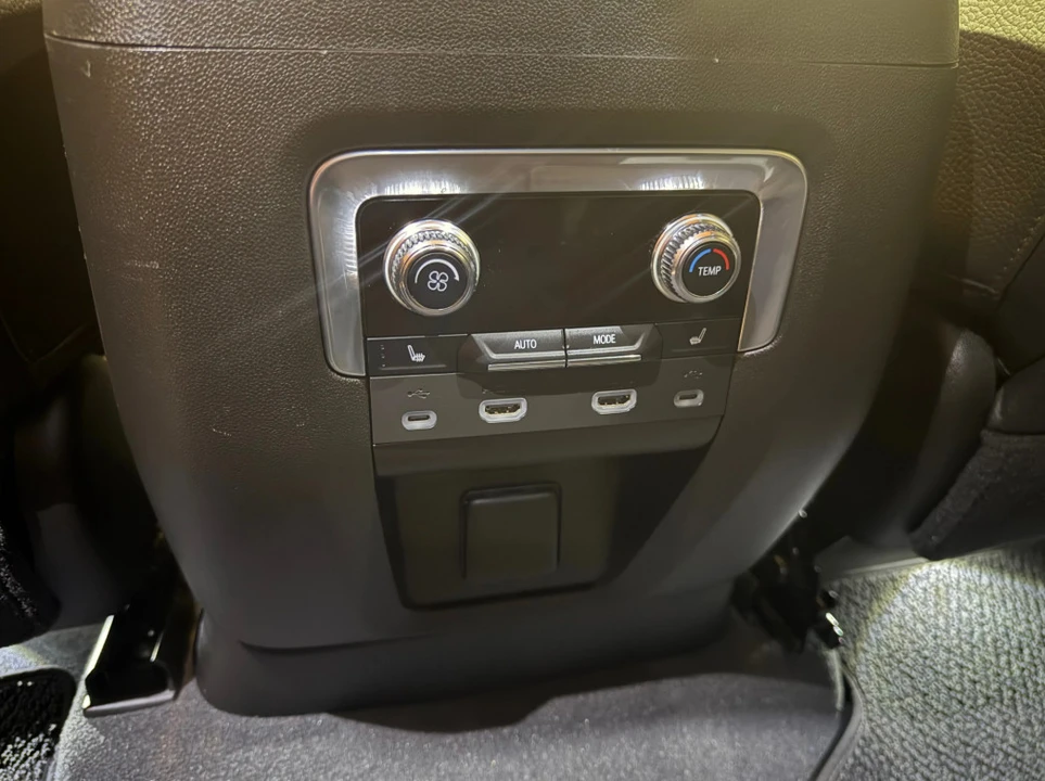 2021 GMC Yukon 5th Gen - Image 7 of 15