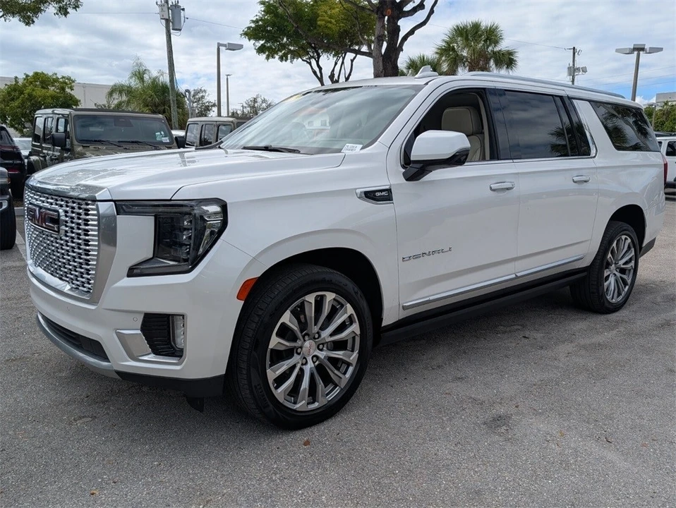 2021 GMC Yukon 5th Gen - Image 4 of 12