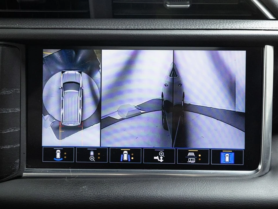 2021 GMC Yukon 5th Gen - Image 19 of 31