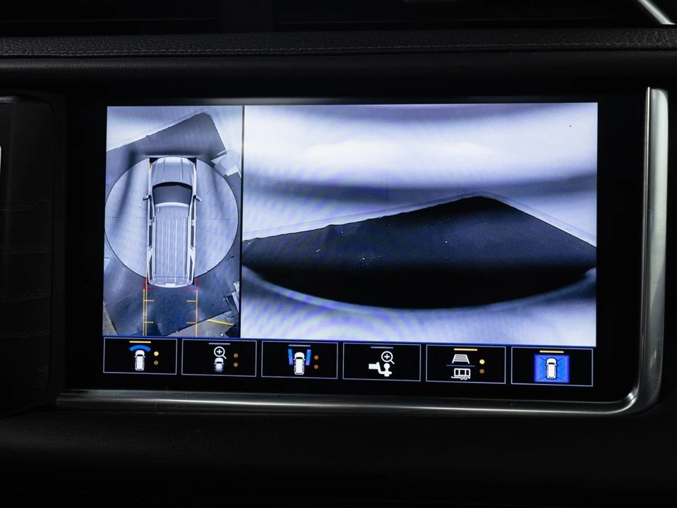 2021 GMC Yukon 5th Gen - Image 20 of 31