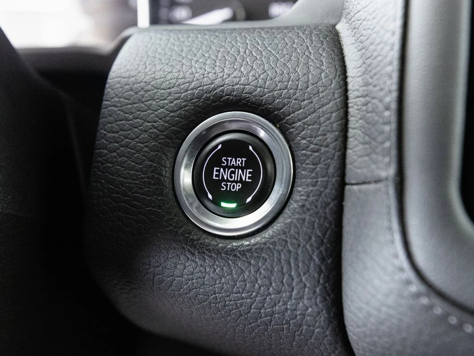 2021 GMC Yukon 5th Gen - Image 15 of 31