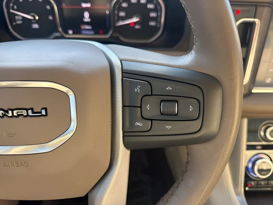 2021 GMC Yukon 5th Gen - Image 17 of 21