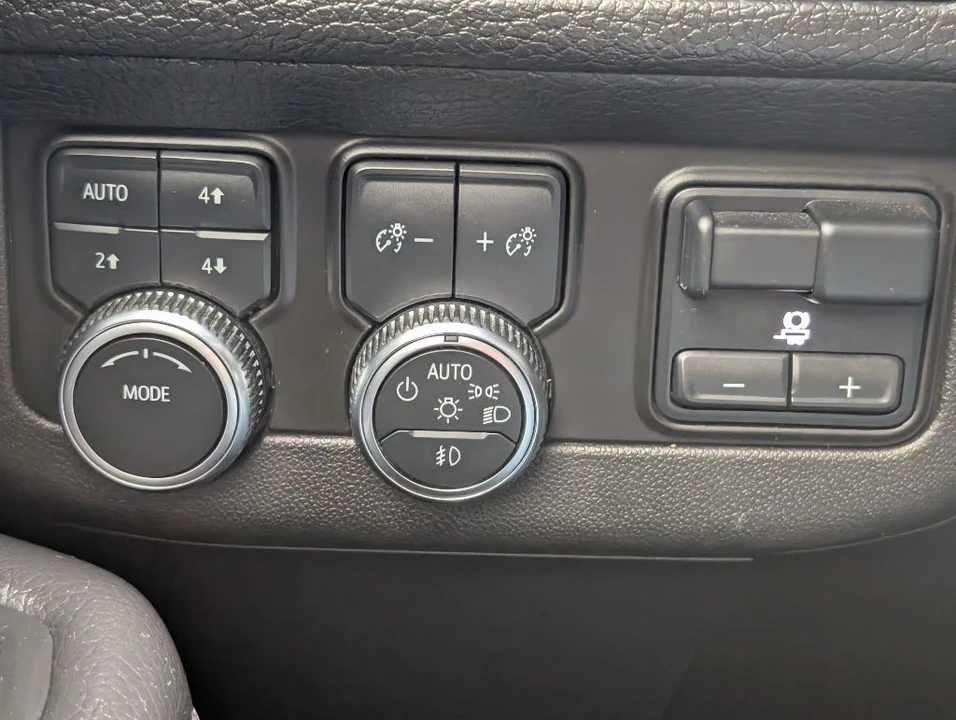 2021 GMC Yukon 5th Gen - Image 12 of 21