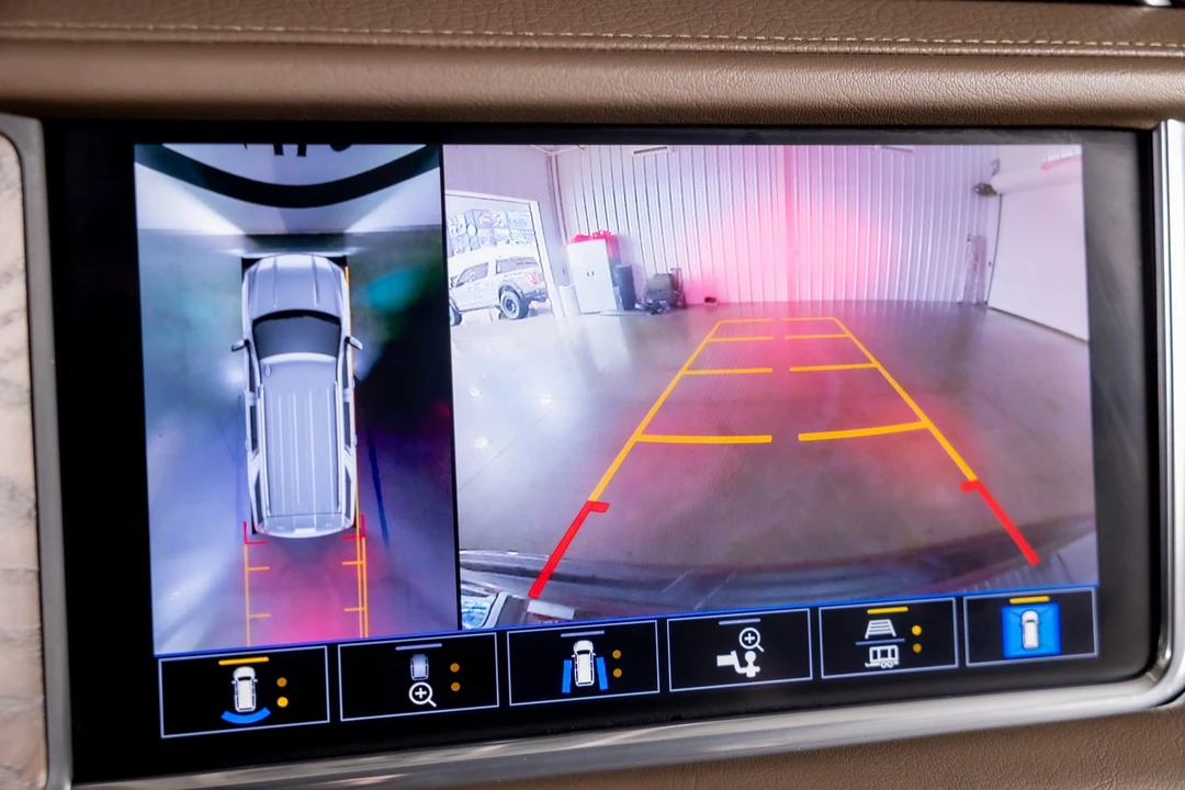2021 GMC Yukon 5th Gen - Image 11 of 12