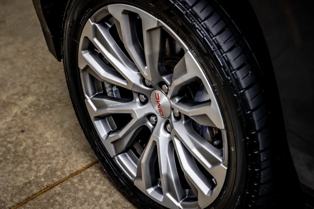 2021 GMC Yukon 5th Gen - Image 16 of 21