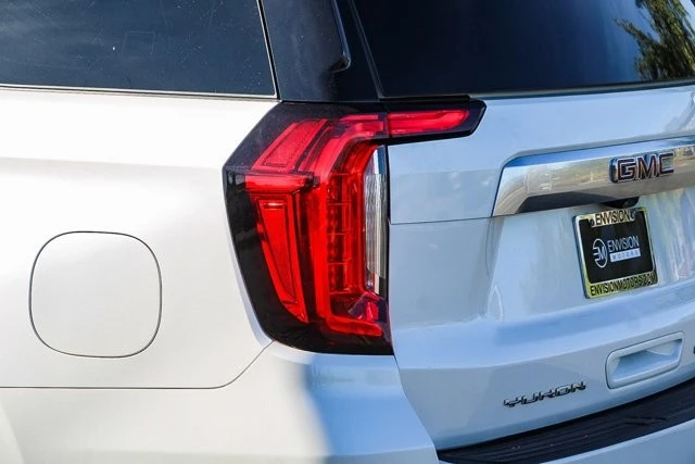 2021 GMC Yukon 5th Gen - Image 11 of 12