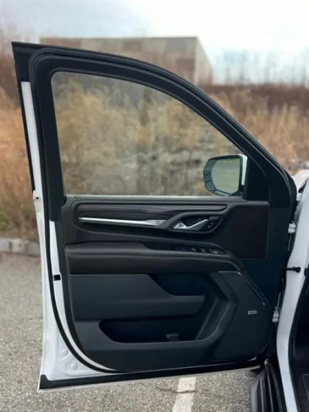 2021 GMC Yukon 5th Gen - Image 11 of 12