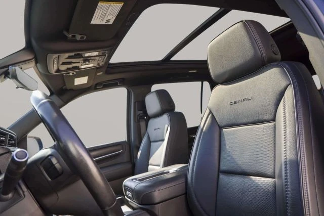 2021 GMC Yukon 5th Gen - Image 19 of 21
