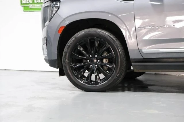 2021 GMC Yukon 5th Gen - Image 17 of 21