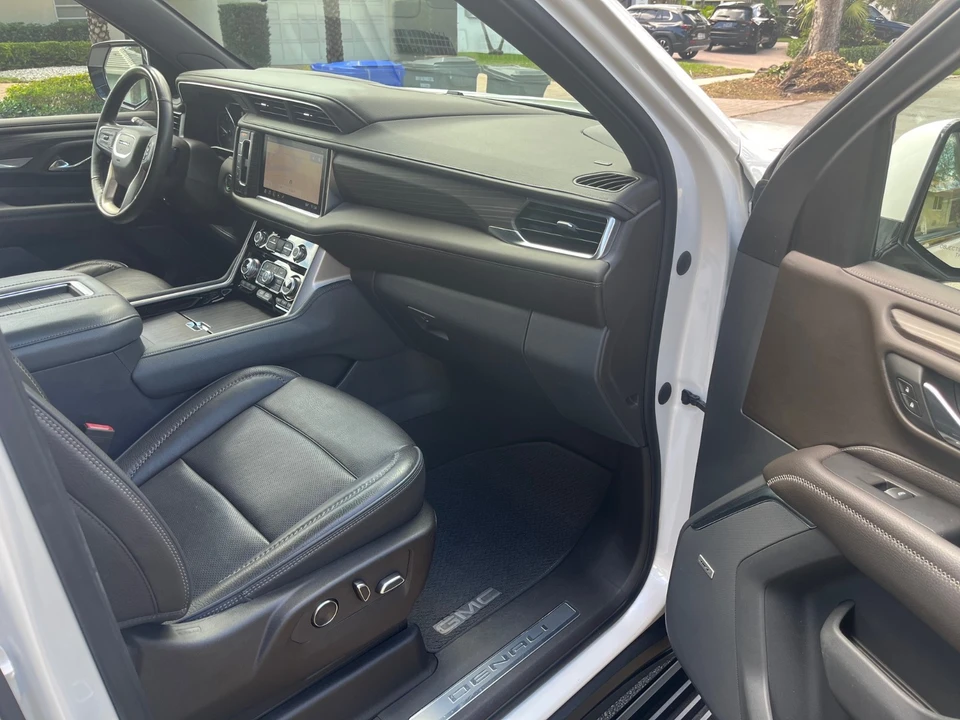 2021 GMC Yukon 5th Gen - Image 14 of 21