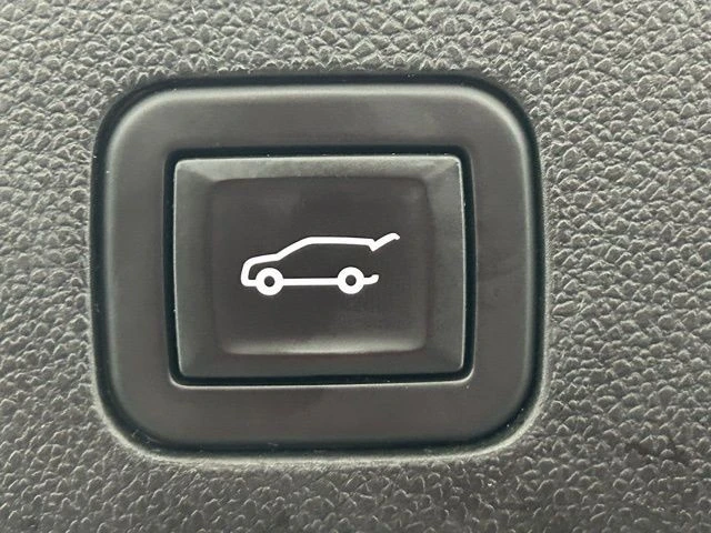 2021 GMC Yukon 5th Gen - Image 12 of 12