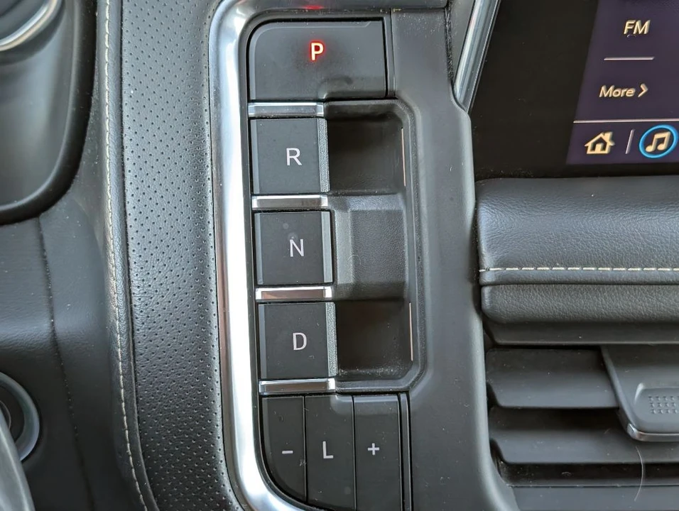 2021 GMC Yukon 5th Gen - Image 17 of 21