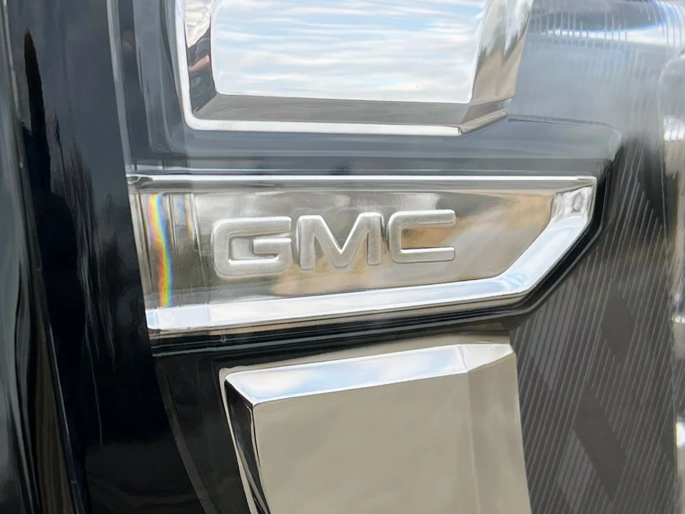 2021 GMC Yukon 5th Gen - Image 13 of 21