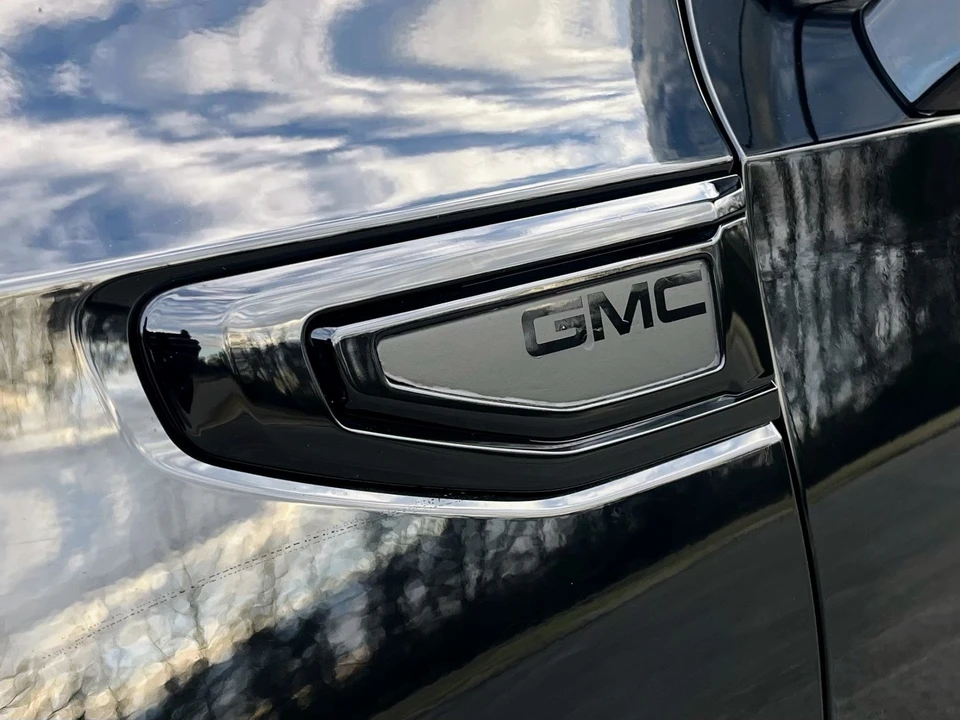2021 GMC Yukon 5th Gen - Image 11 of 12