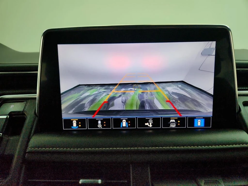 2021 GMC Yukon 5th Gen - Image 19 of 21