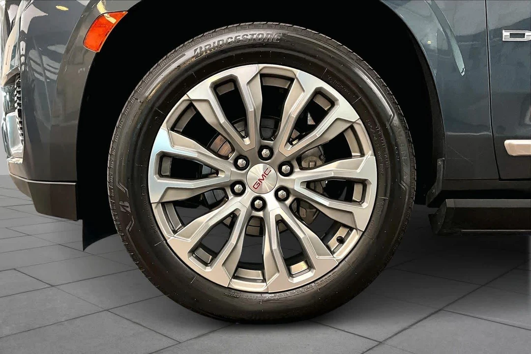 2021 GMC Yukon 5th Gen - Image 11 of 12