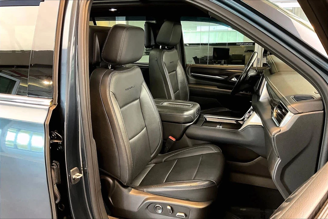 2021 GMC Yukon 5th Gen - Image 9 of 12