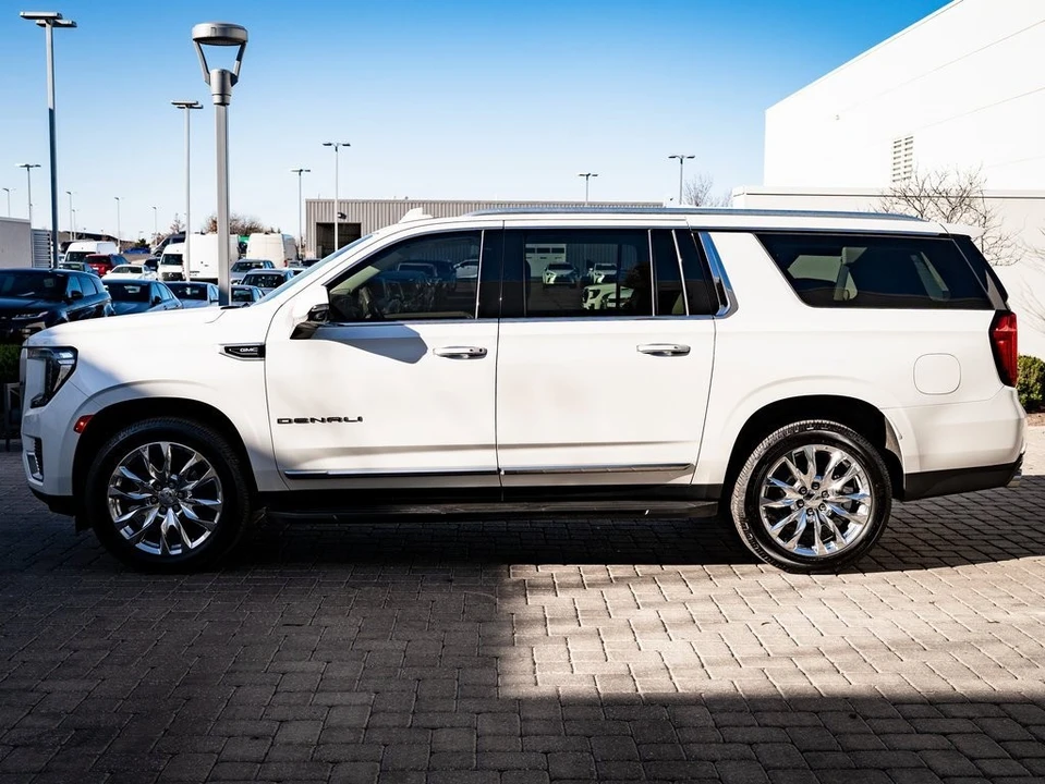 2021 GMC Yukon 5th Gen - Image 12 of 21