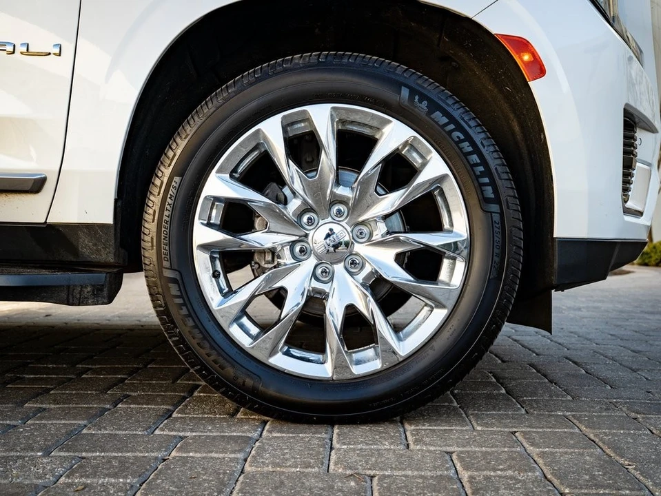 2021 GMC Yukon 5th Gen - Image 13 of 21