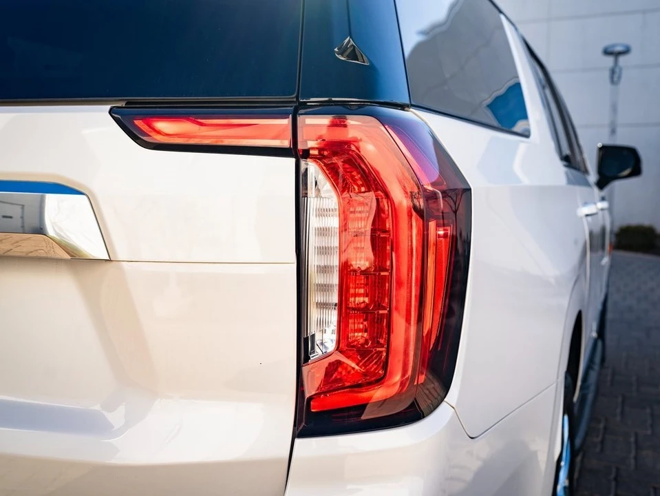 2021 GMC Yukon 5th Gen - Image 9 of 21