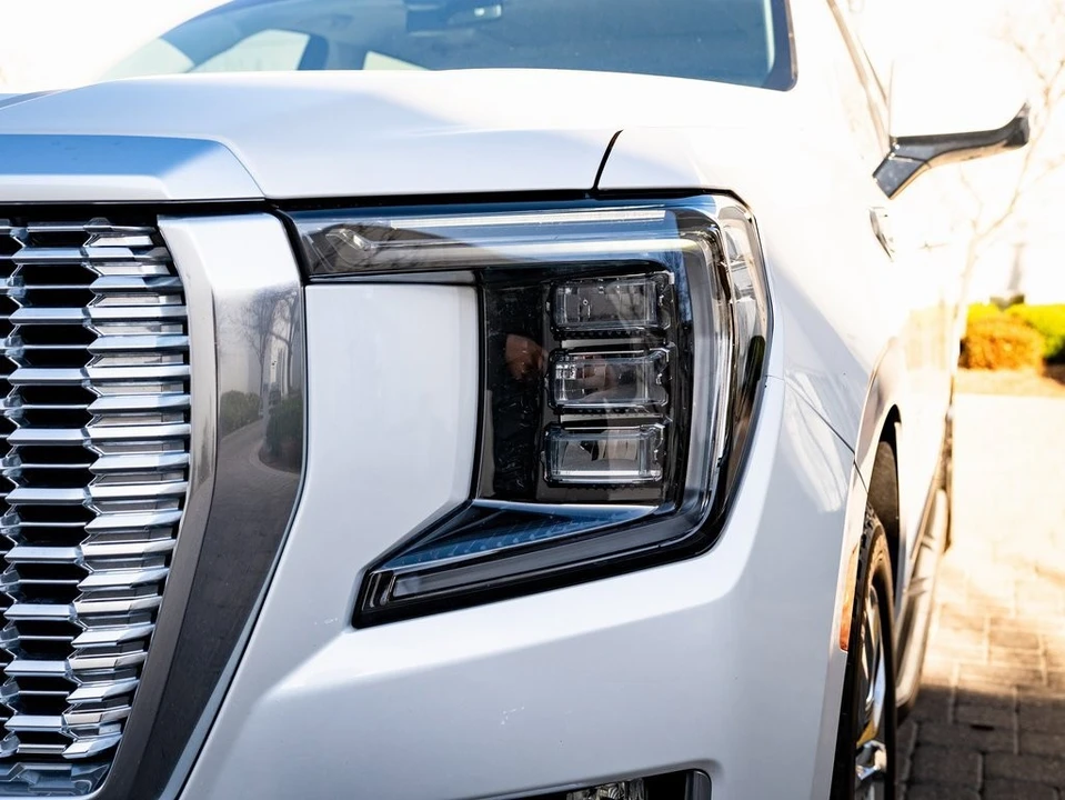 2021 GMC Yukon 5th Gen - Image 18 of 21