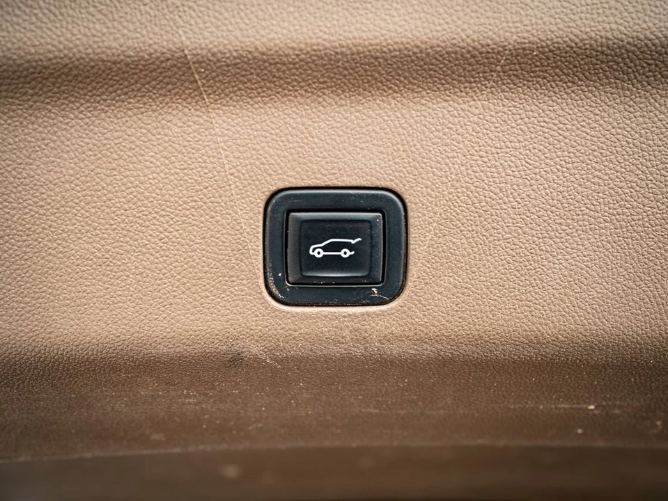 2021 GMC Yukon 5th Gen - Image 20 of 21