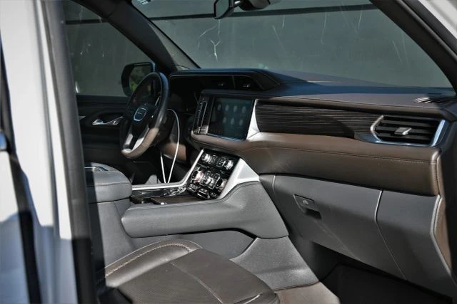 2021 GMC Yukon 5th Gen - Image 16 of 21