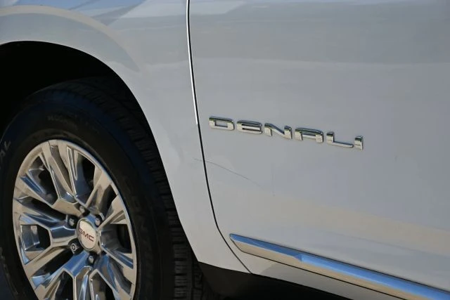 2021 GMC Yukon 5th Gen - Image 8 of 21