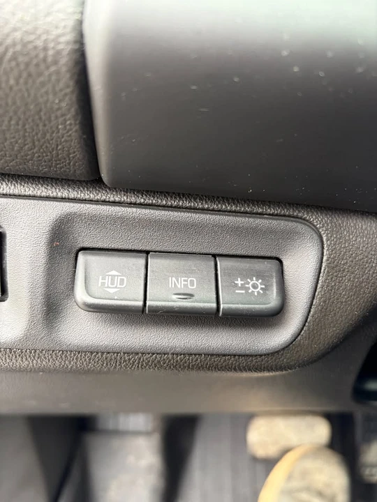 2021 GMC Acadia - Image 16 of 18