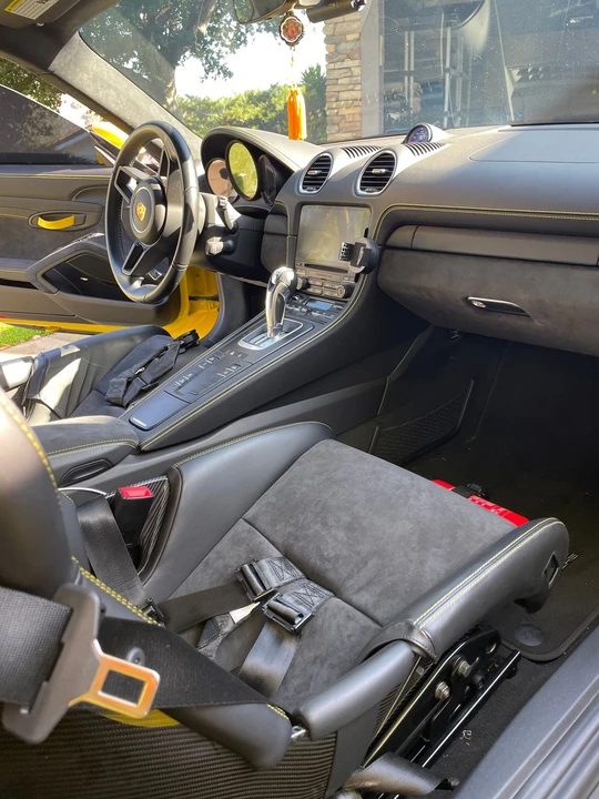2021 Porsche 718 Cayman GT4 - Image 10 of 15