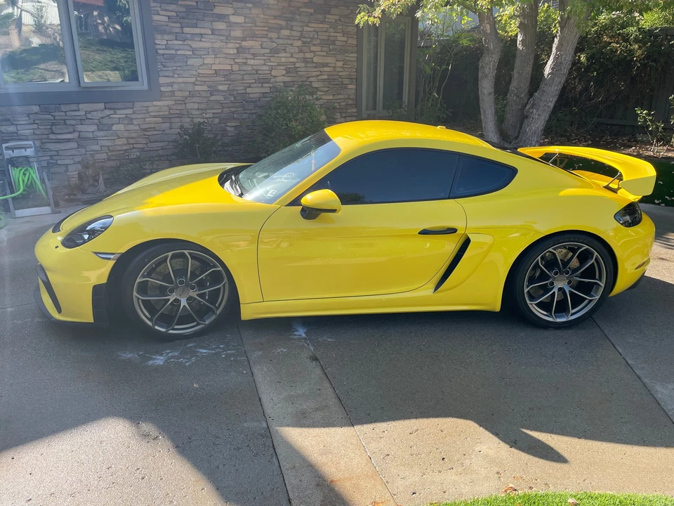 2021 Porsche 718 Cayman GT4 - Image 8 of 15