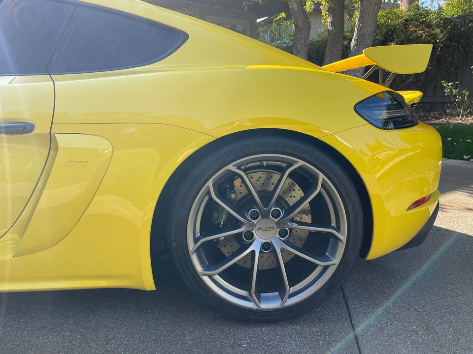 2021 Porsche 718 Cayman GT4 - Image 5 of 15