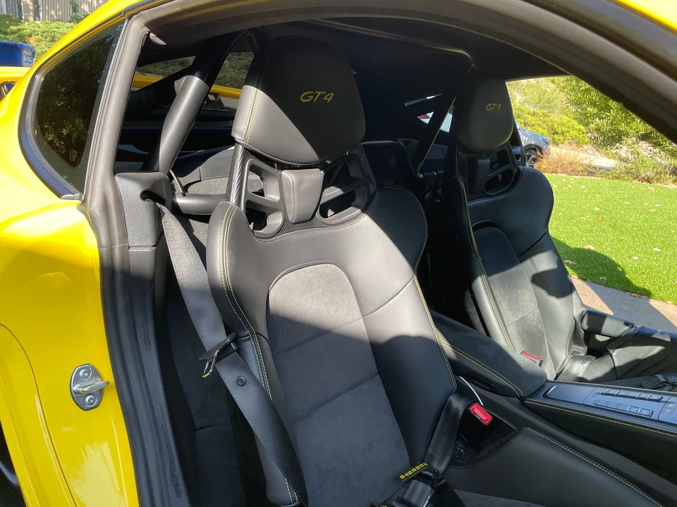 2021 Porsche 718 Cayman GT4 - Image 9 of 15