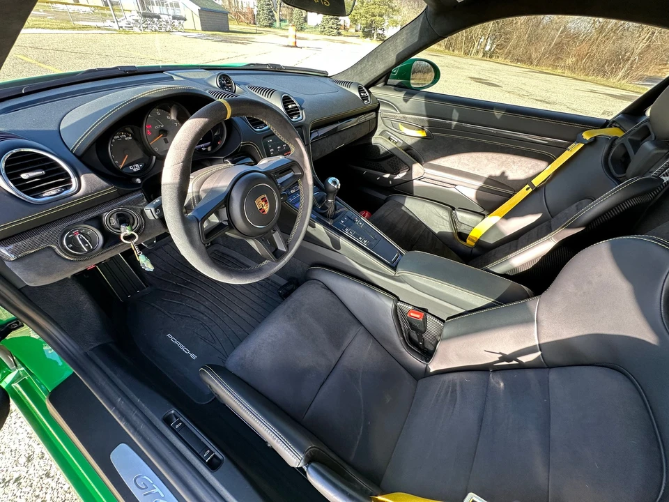 2021 Porsche 718 Cayman GT4 - Image 9 of 13