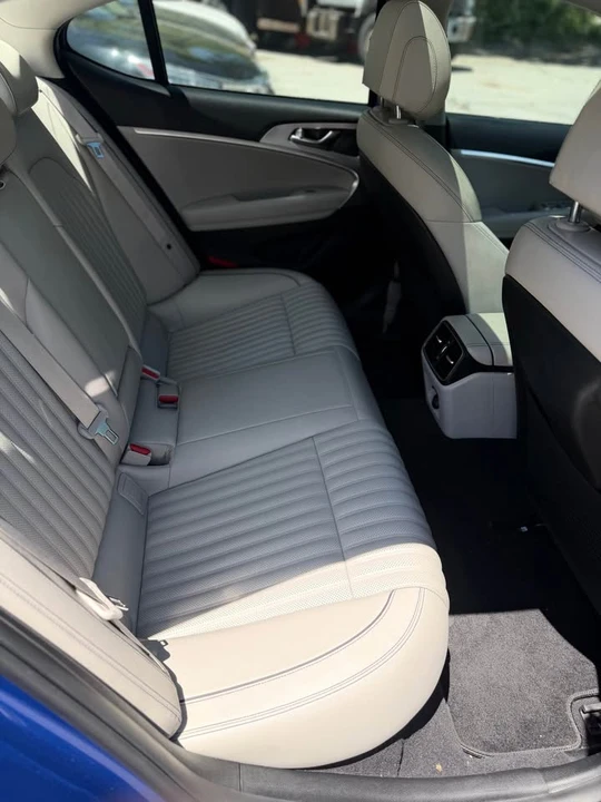 2021 Genesis G70 - Image 16 of 19