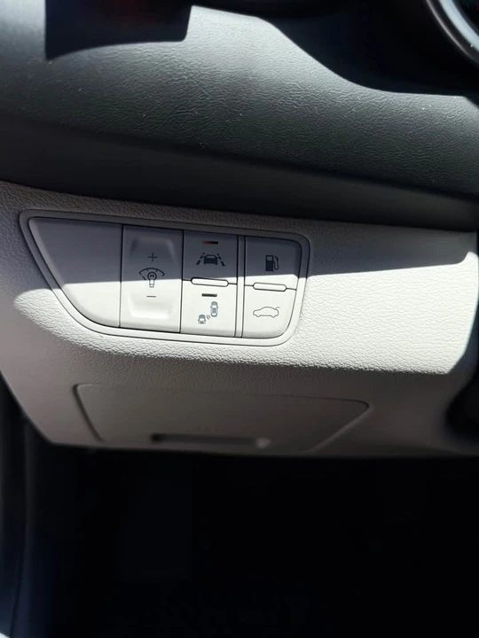2021 Genesis G70 - Image 12 of 19