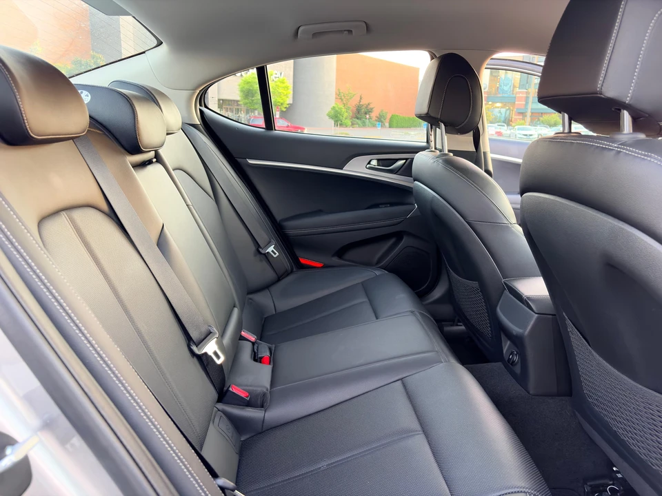 2021 Genesis G70 - Image 25 of 31