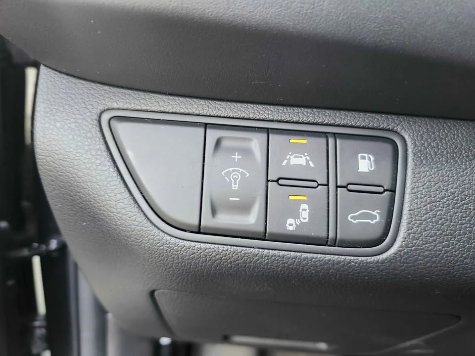 2021 Genesis G70 - Image 8 of 15
