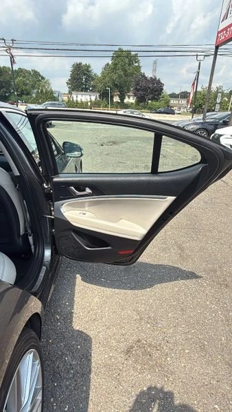 2021 Genesis G70 - Image 15 of 20