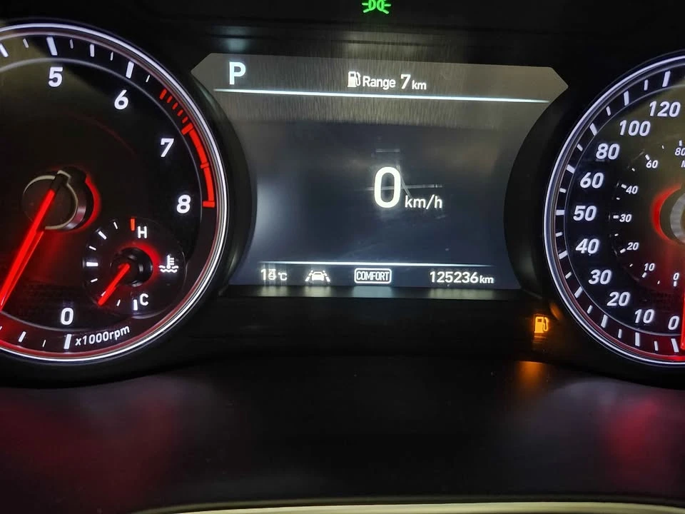 2021 Genesis G70 - Image 15 of 15