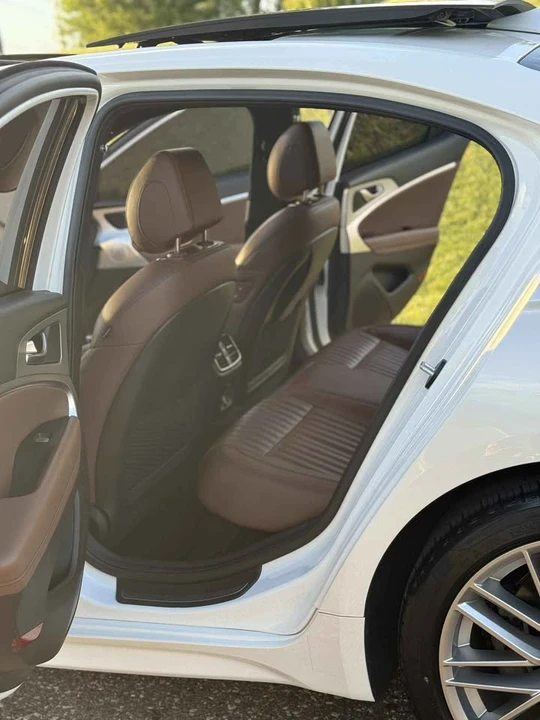 2021 Genesis G70 - Image 7 of 19