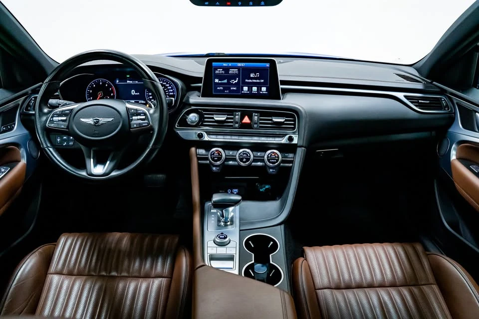 2021 Genesis G70 - Image 2 of 15