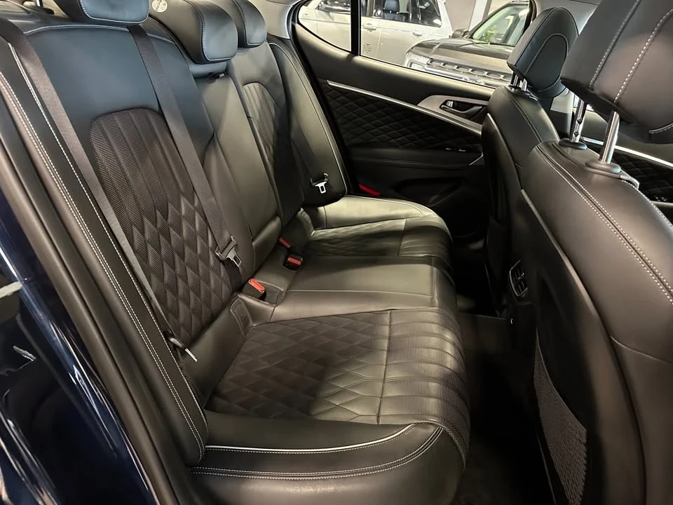 2021 Genesis G70 - Image 19 of 19