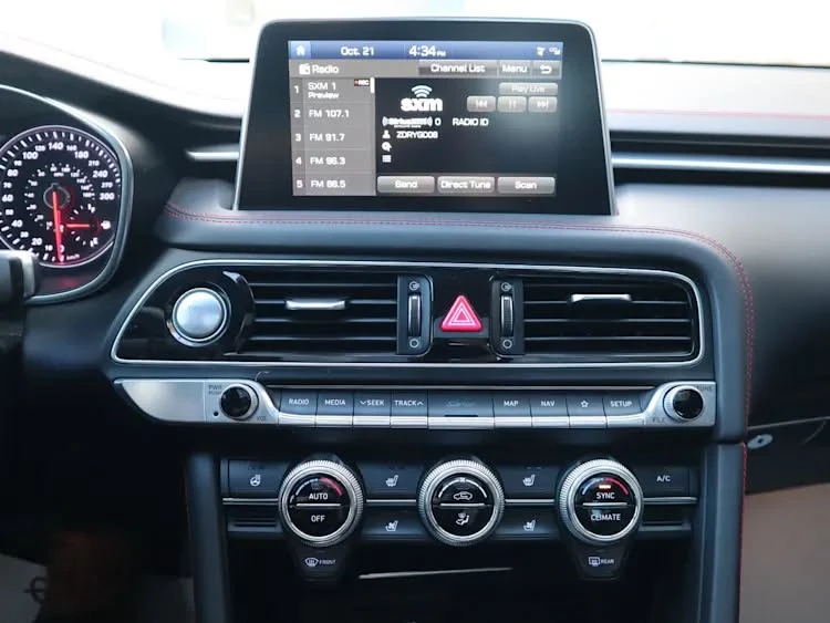 2021 Genesis G70 - Image 15 of 19