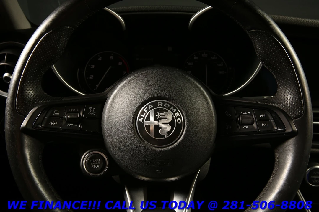 2021 Alfa Romeo Giulia - Image 14 of 21