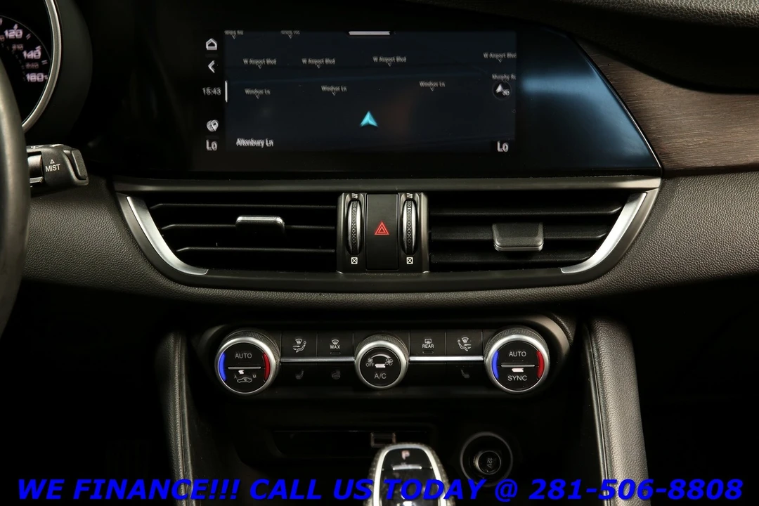 2021 Alfa Romeo Giulia - Image 17 of 21