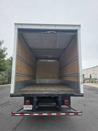 2021 Hino 268 - Image 4 of 7