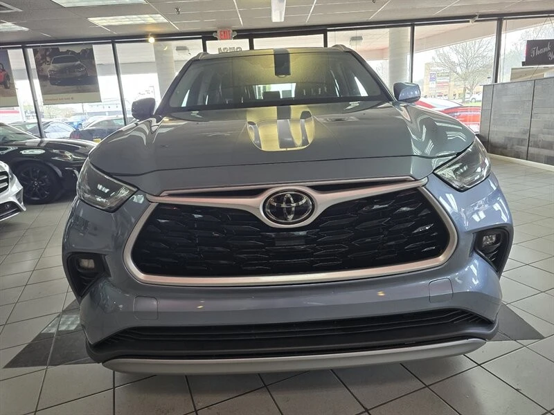2021 Toyota Highlander - Image 2 of 4