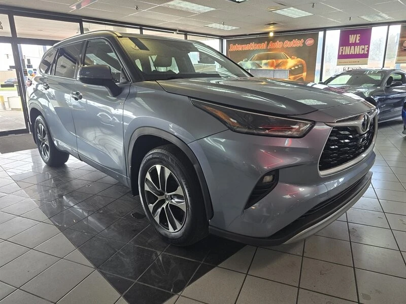 2021 Toyota Highlander - Image 3 of 4